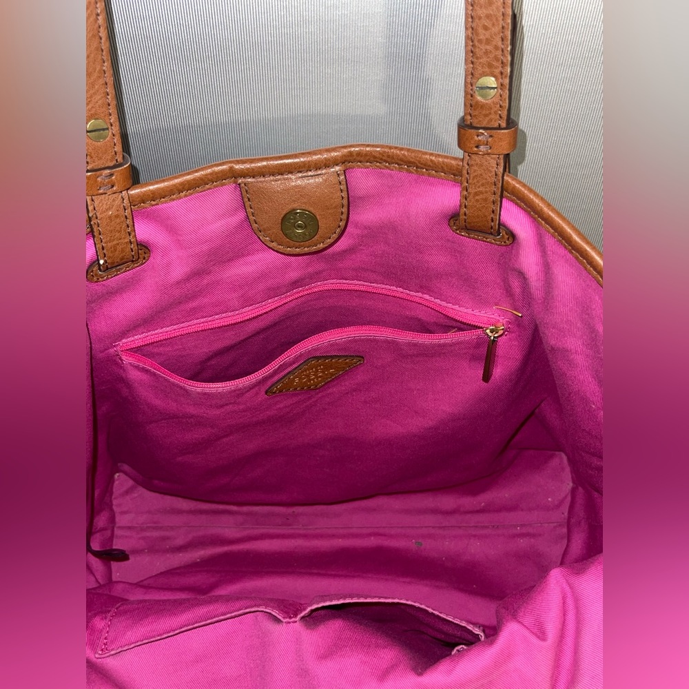 Large FOSSIL Tote - Picture 8 of 8